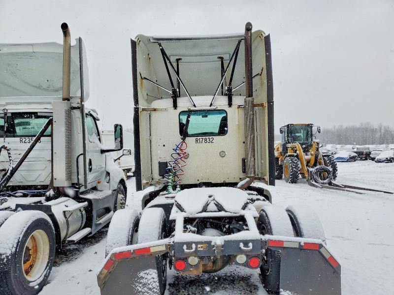 2016 Peterbilt 579 Semi Truck