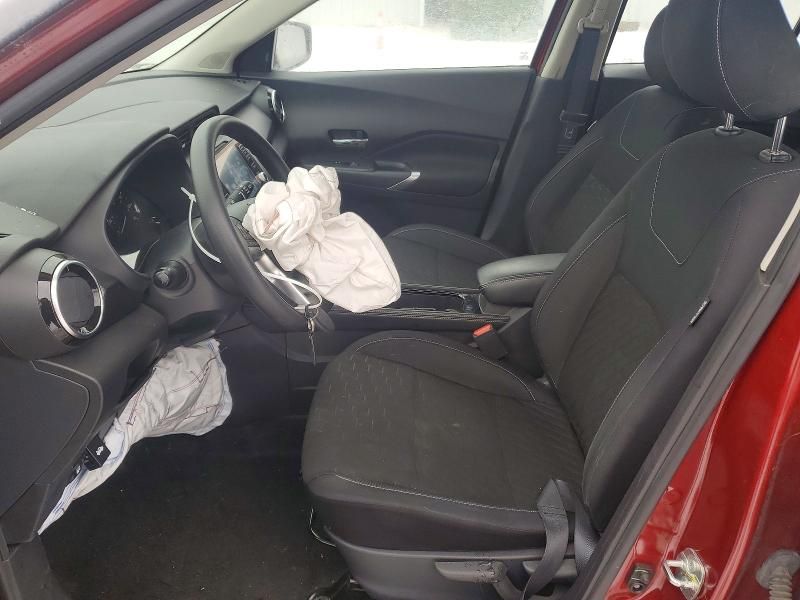 2022 Nissan Kicks sv