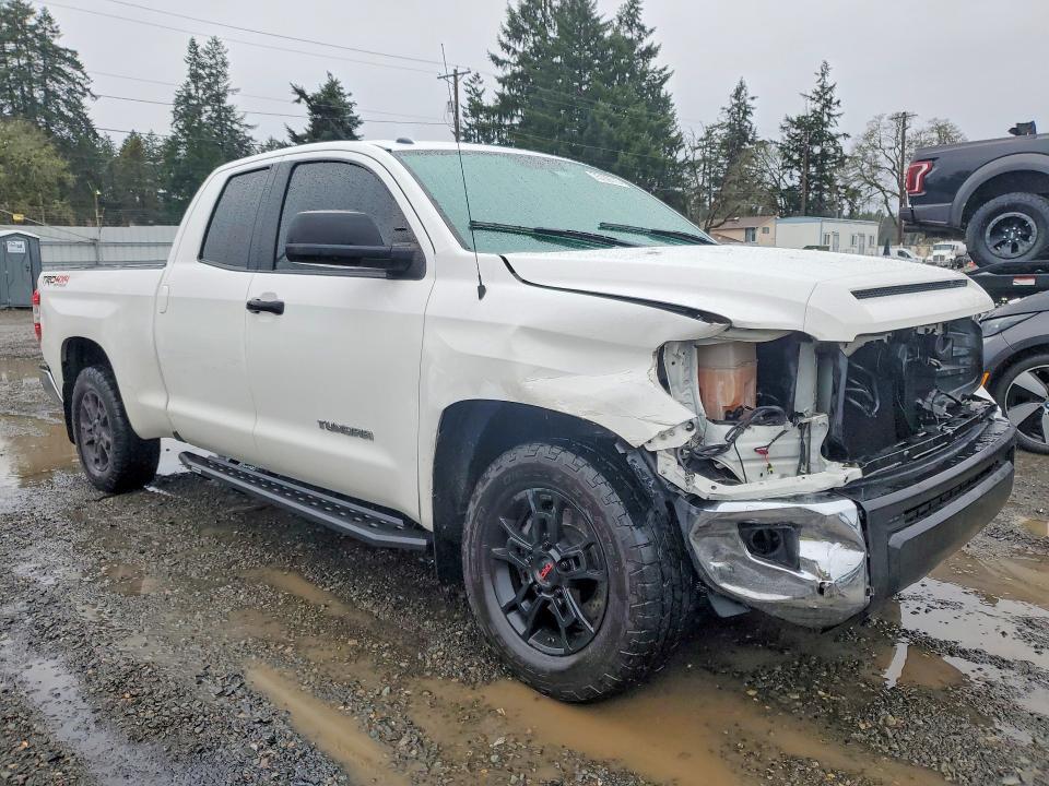 2017 Toyota Tundra Double cab sr