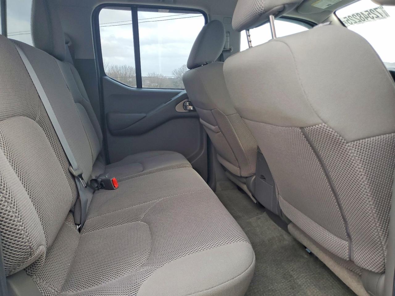 2017 Nissan Frontier s