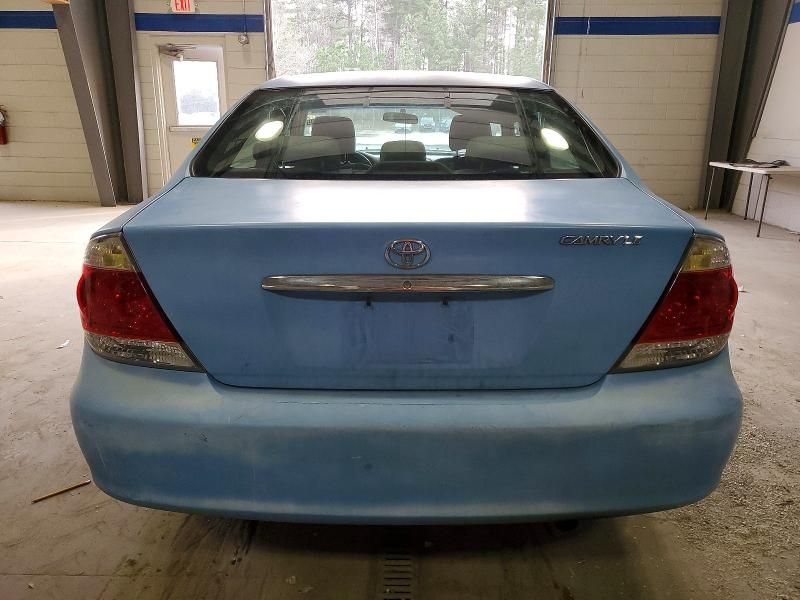 2005 Toyota Camry le