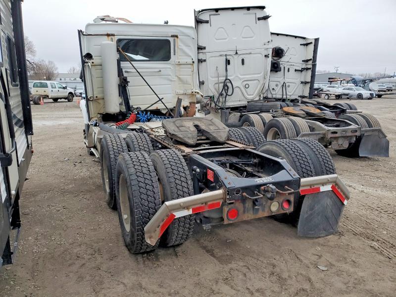 2011 Volvo VNM Semi Truck