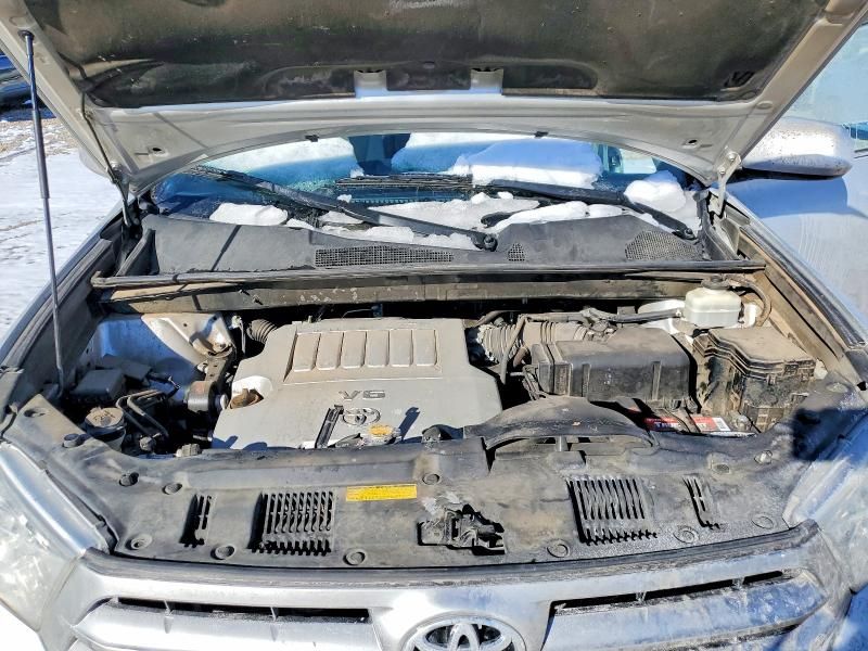 2013 Toyota Highlander Base