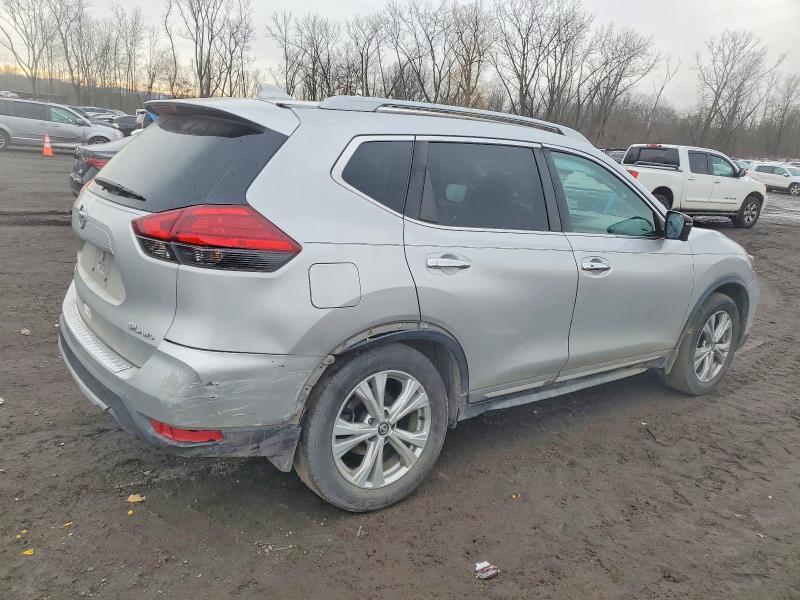 2017 Nissan Rogue sv