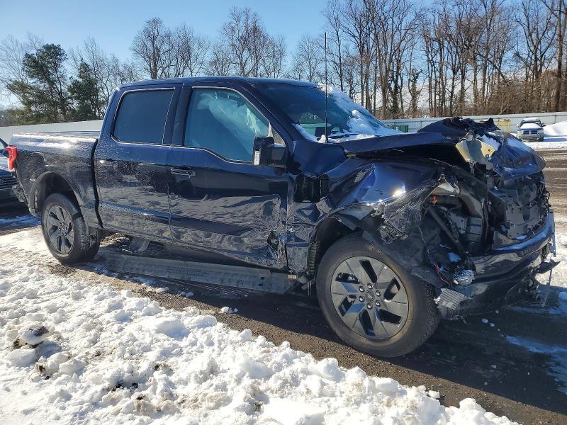 2023 Ford F150 Lightning pro