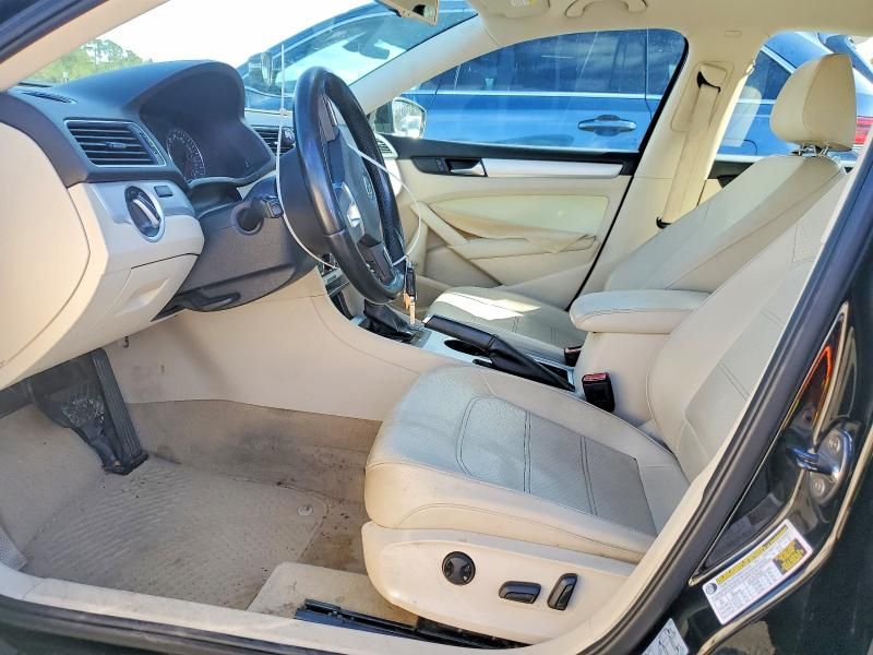 2013 Volkswagen Passat se