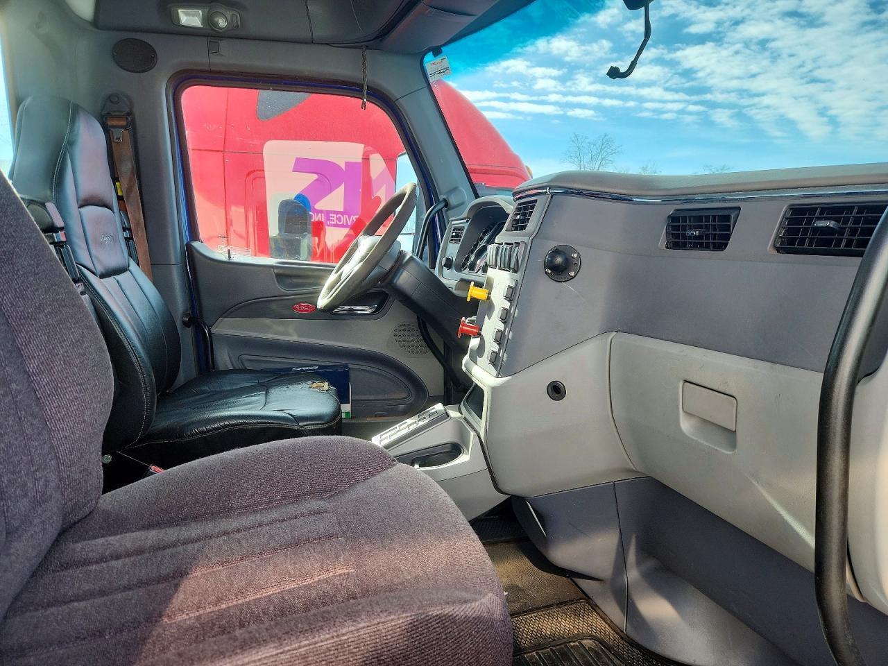 2018 Peterbilt Tractor 579-Semi Truck