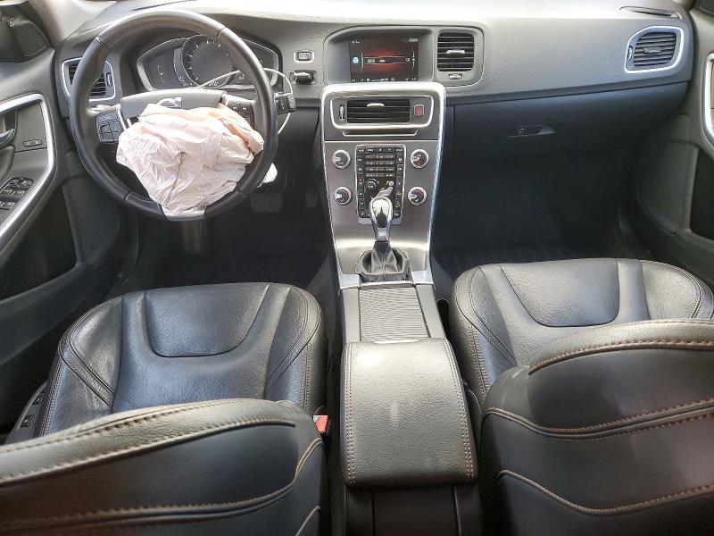 2016 Volvo V60 Cross Country Premier