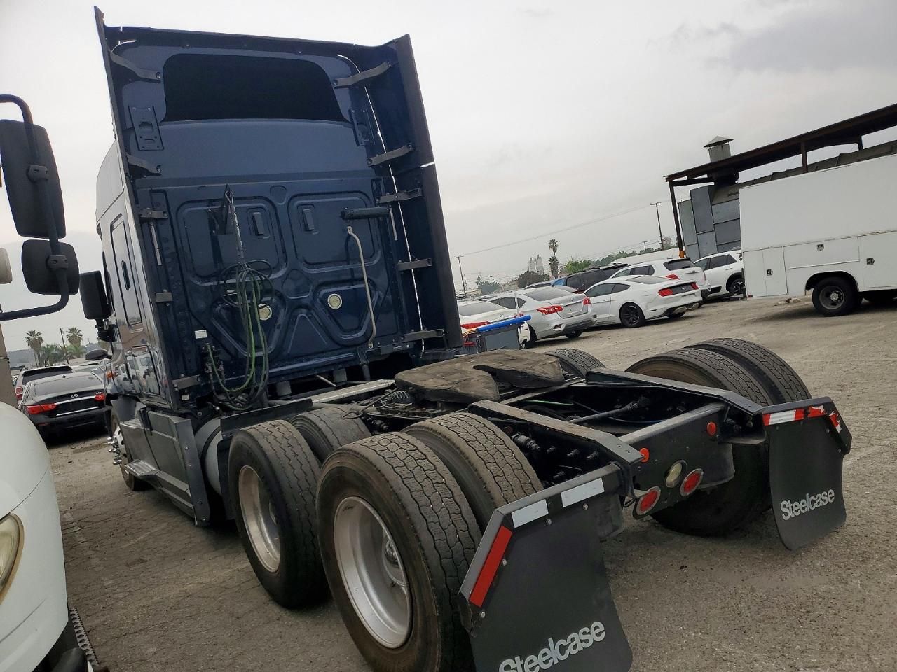 2018 Freightliner Cascadia 113 Semi Truck