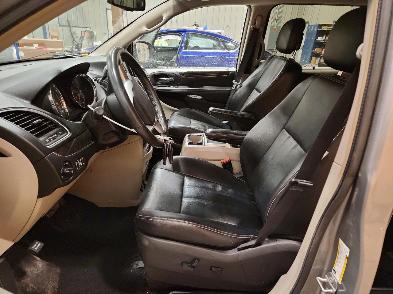 2015 Chrysler Town & Country Touring