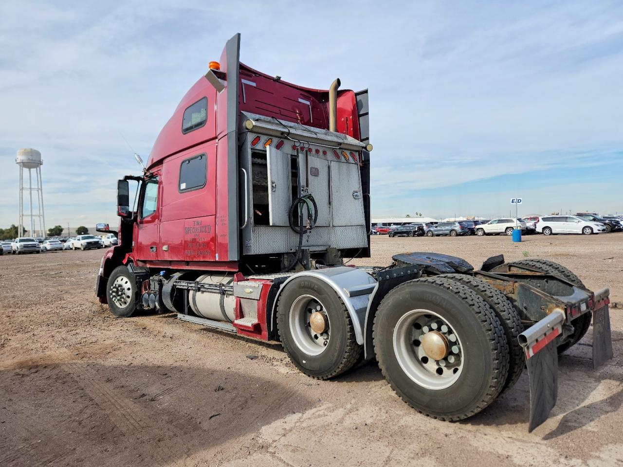 2013 Volvo VNL Semi Truck