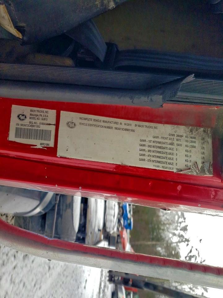 2011 Mack GU813 ROLL-OFF Container Truck