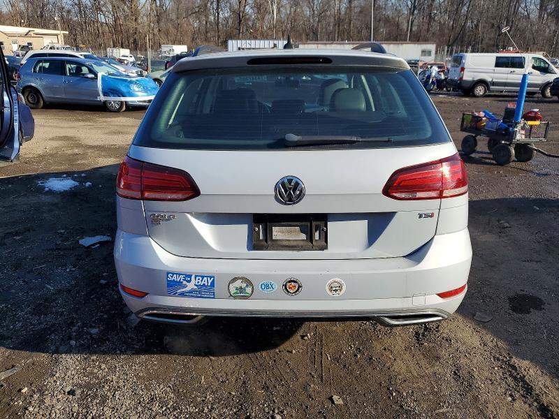 2018 Volkswagen Golf Sportwagen s