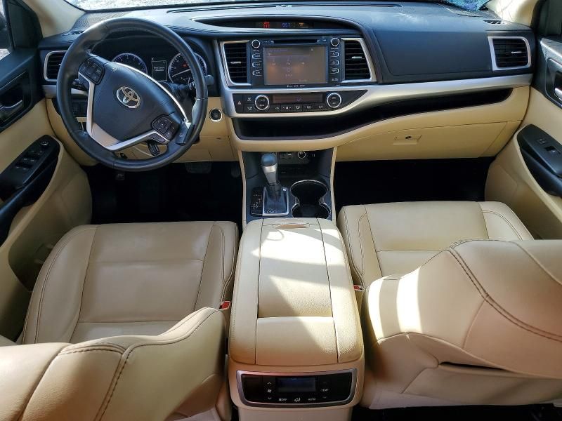 2019 Toyota Highlander se