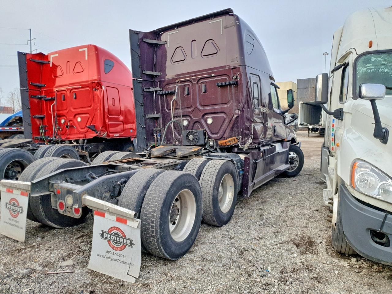 2020 Freigliner Cascadia 126