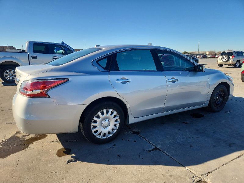 2015 Niss Altima 2.5 s