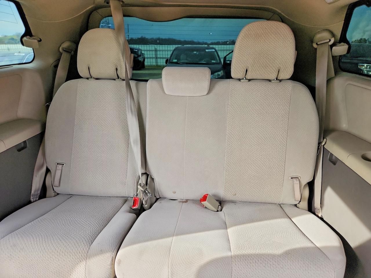 2012 Toyota Sienna le