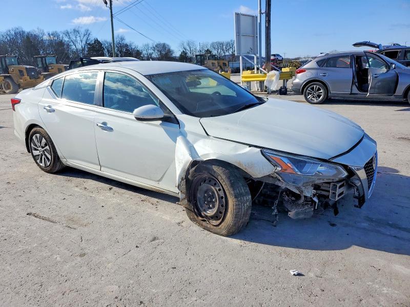 2019 Nissan Altima s
