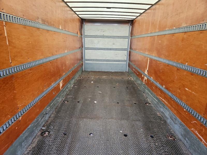 2015 Freightliner Business Class M2 BOX Truck