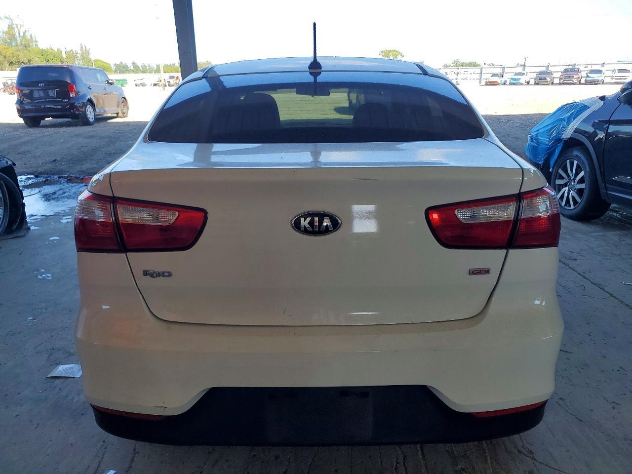 2016 KIA Rio lx