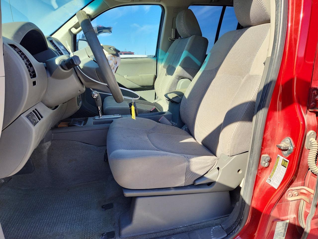 2012 Nissan Frontier s