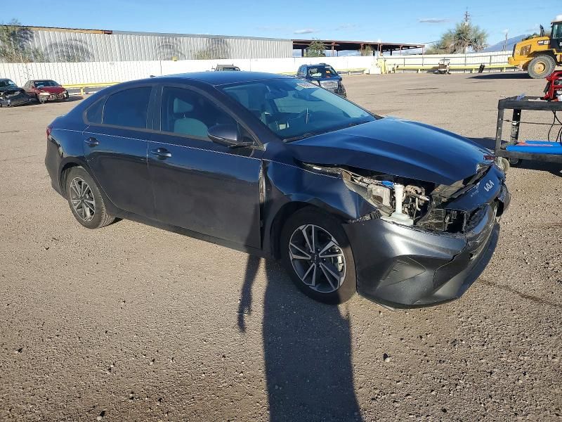2023 KIA Forte lx