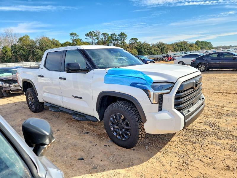 2026 Toyota Tundra Crewmax sr