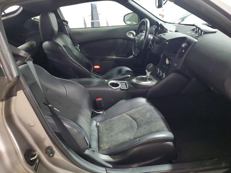 2010 Nissan 370z Base