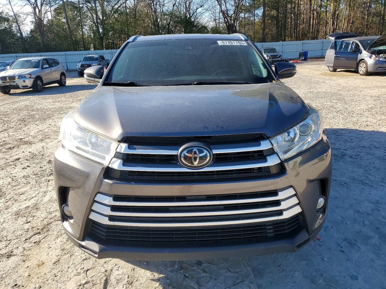 2019 Toyota Highlander se
