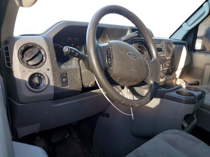 2014 Ford Econoline Cargo E-350 Super Duty Commerc