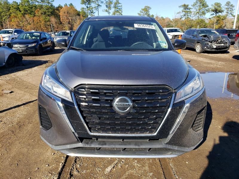 2021 Nissan Kicks s