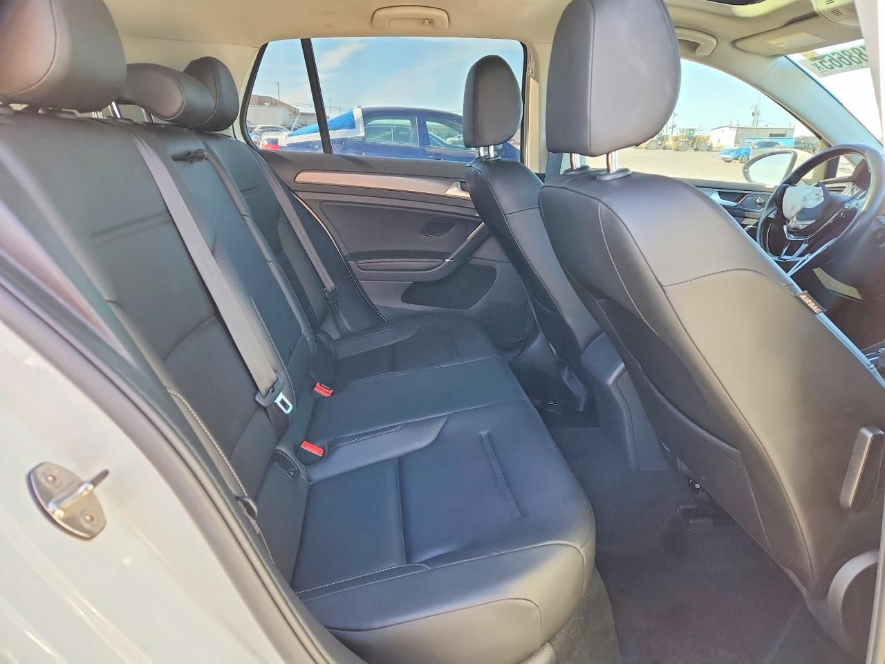 2018 Volkswagen Golf s