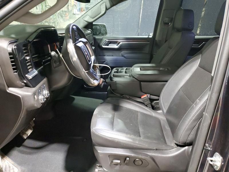 2025 GMC Sierra K1500 slt