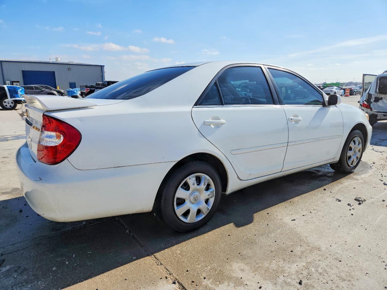 2003 Toyota Camry le