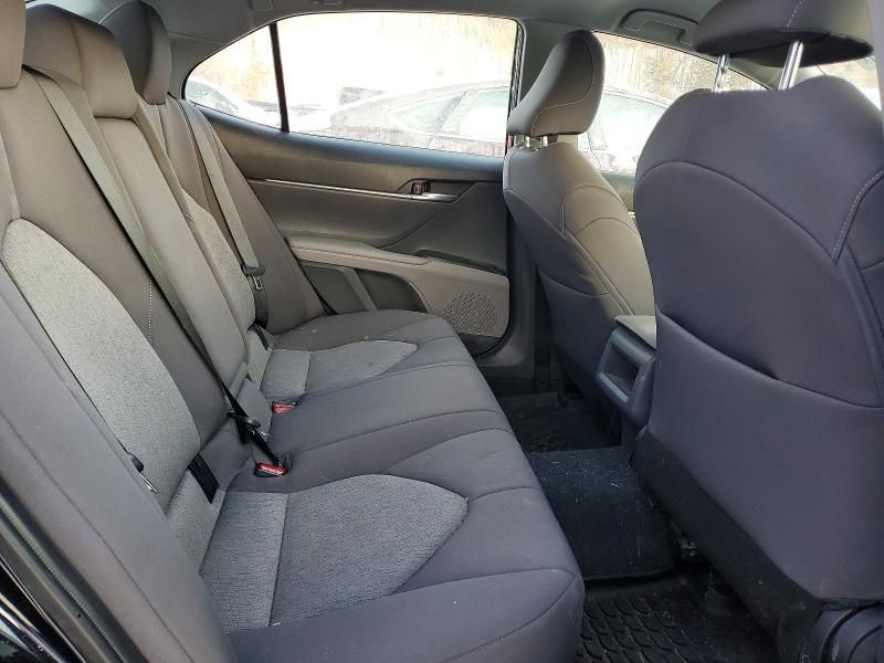 2024 Toyota Camry le