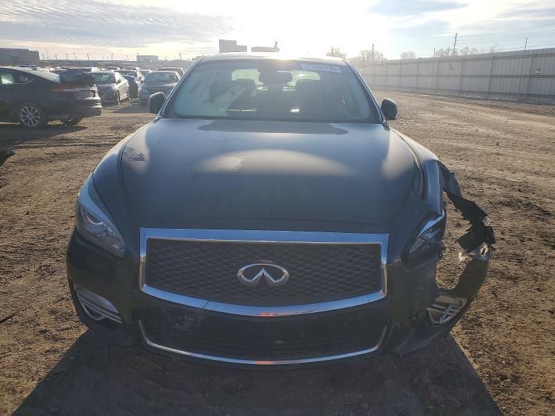 2016 Infiniti Q70 3.7