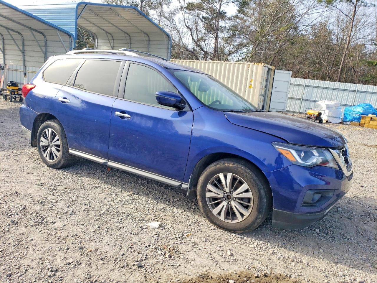 2017 Nissan Pathfinder s