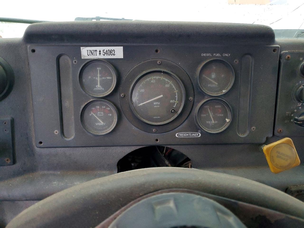 1999 Freightliner MT45 Delivery Truck