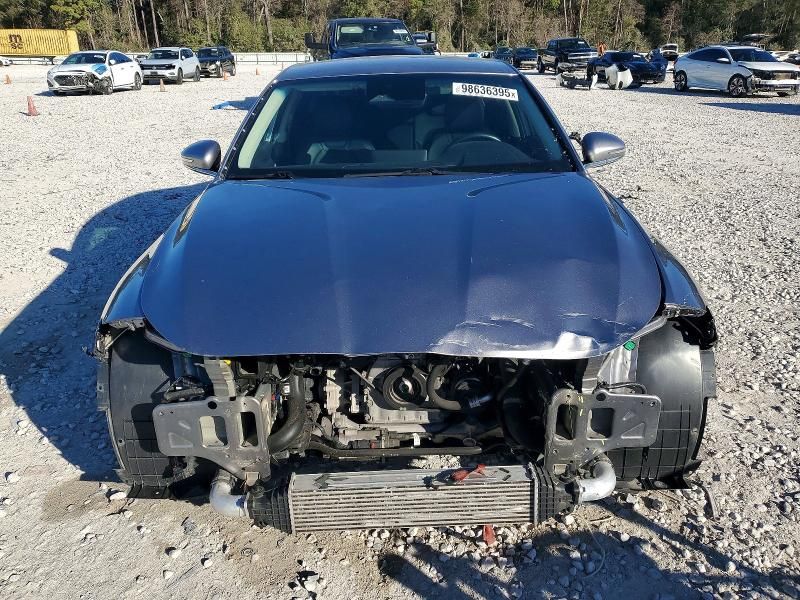 2023 Genesis G70 Base