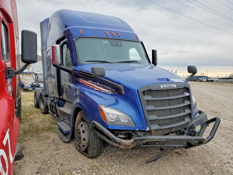 2021 Freigliner 2021 Freightliner Cascadia 126 Semi Truck