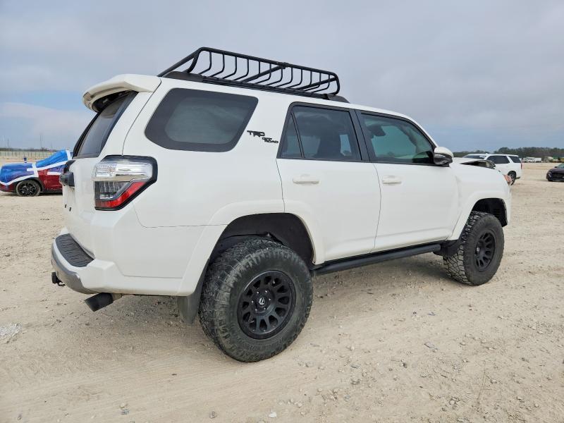 2023 Toyota 4runner se