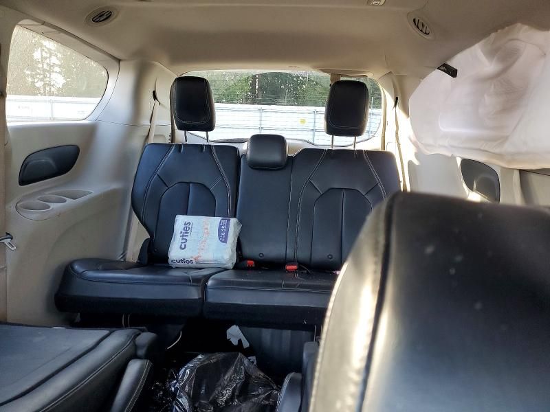 2020 Chrysler Voyager lxi