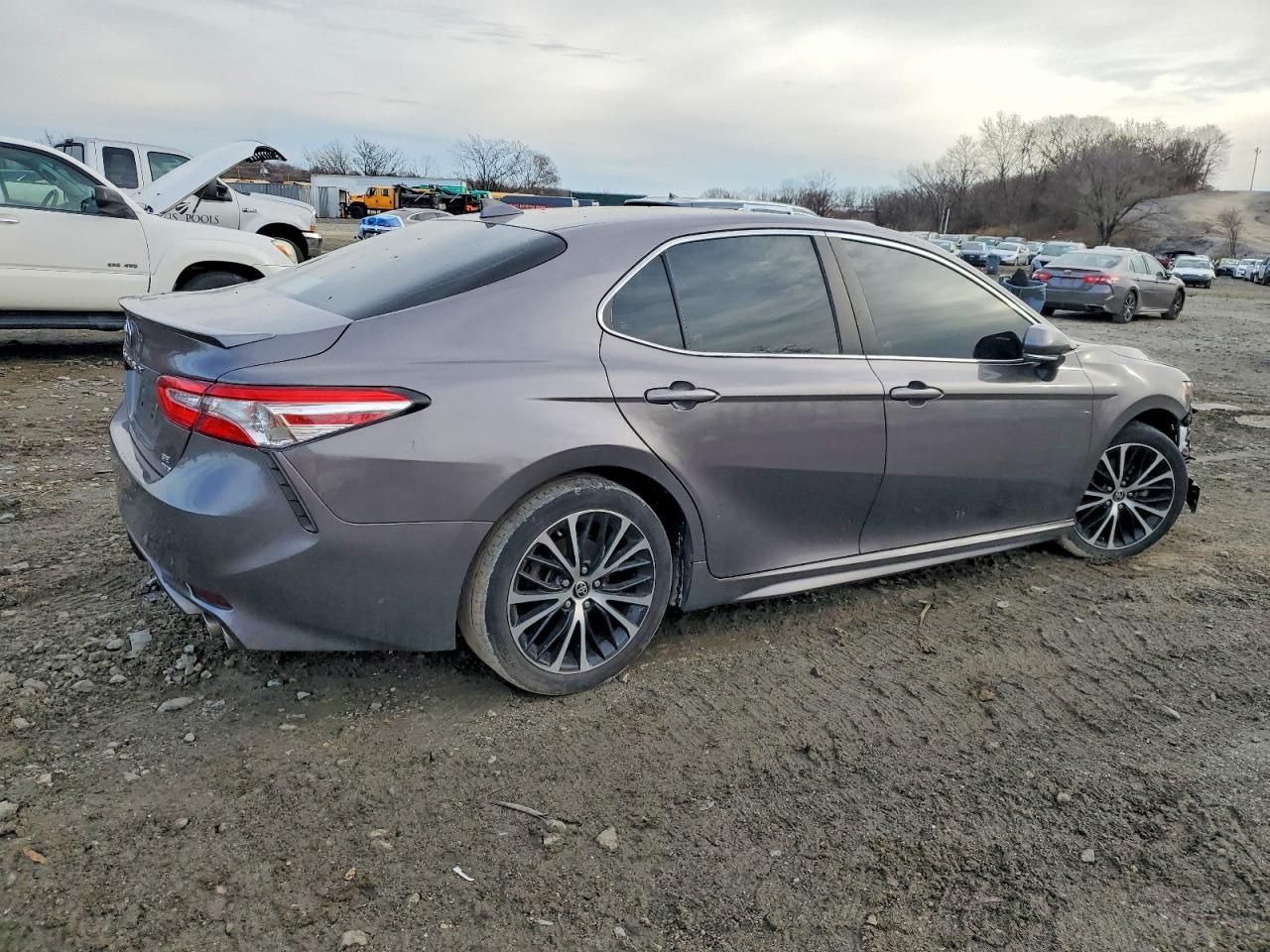 2020 Toyota Camry se