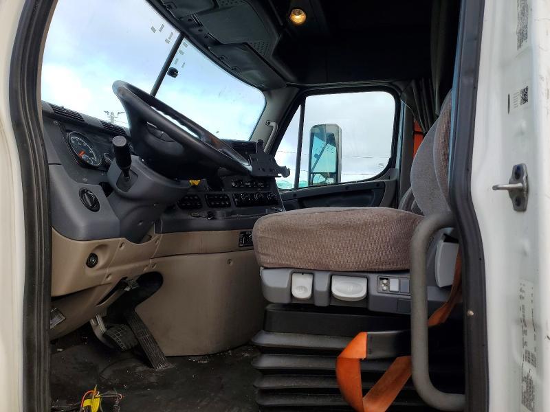 2019 Freigliner 2019 Freightliner Cascadia 125 Semi Truck