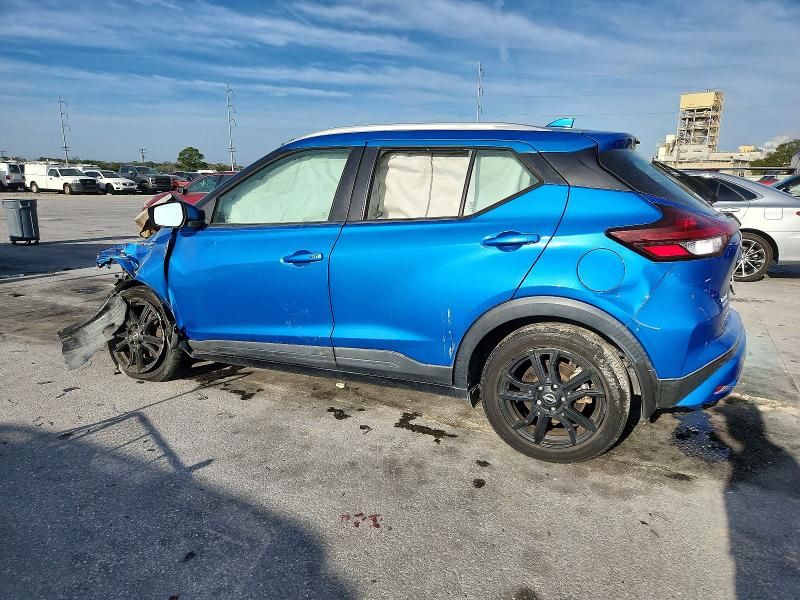 2022 Nissan Kicks sv