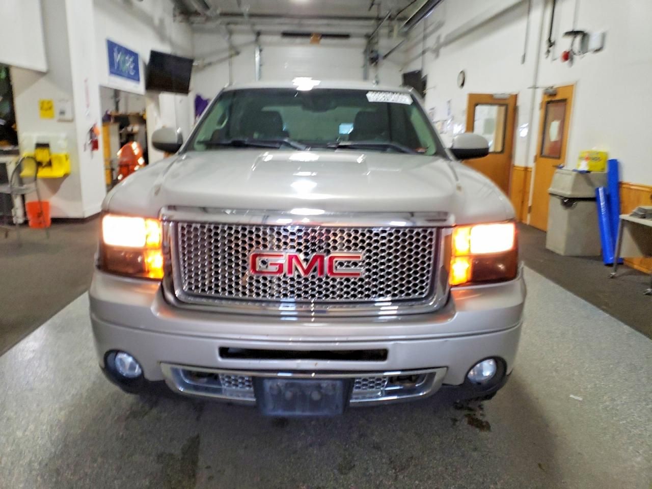 2007 GMC New Sierra Denali