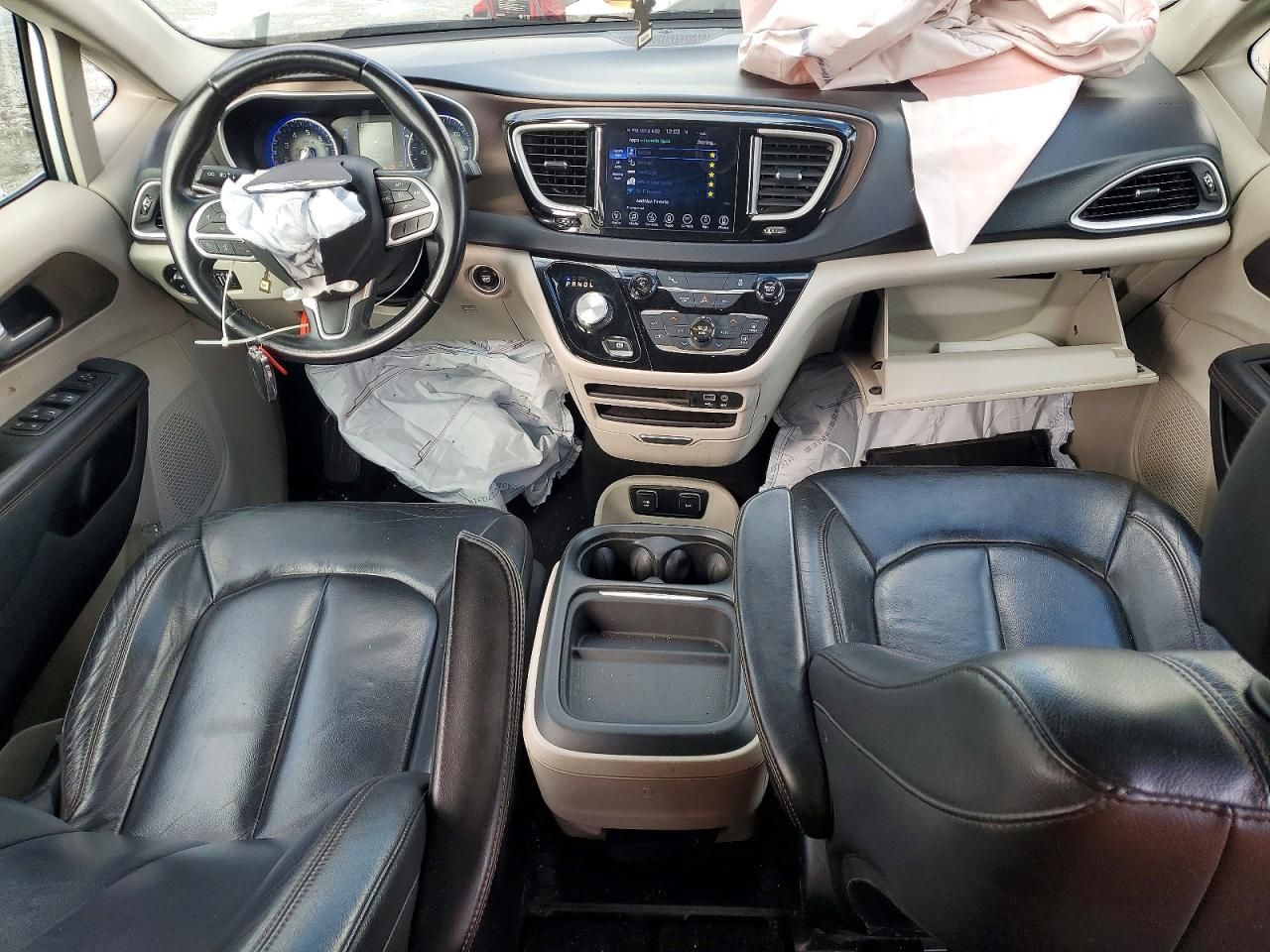 2017 Chrysler Pacifica Touring l