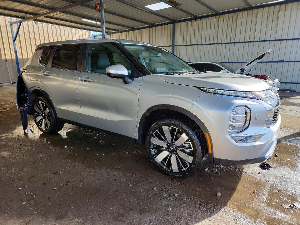 2025 Mitsubishi Outlander se