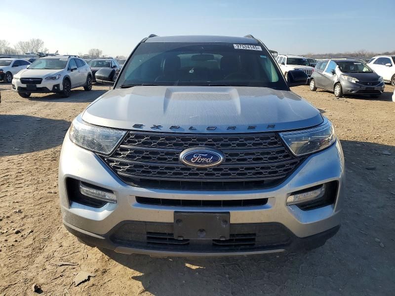 2023 Ford Explorer xlt