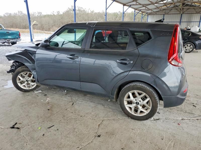 2022 KIA Soul lx